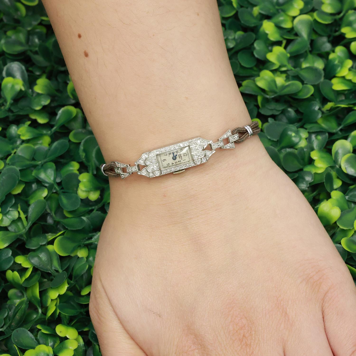 Vintage Bulova Women's Art Deco 1926 Watch Platinum Diamond Accents Manual Wind