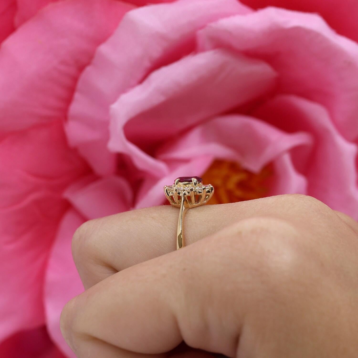 Ruby Diamond Floral Ring Cocktail 18K Yellow Gold 0.90 CTW Size 5.75