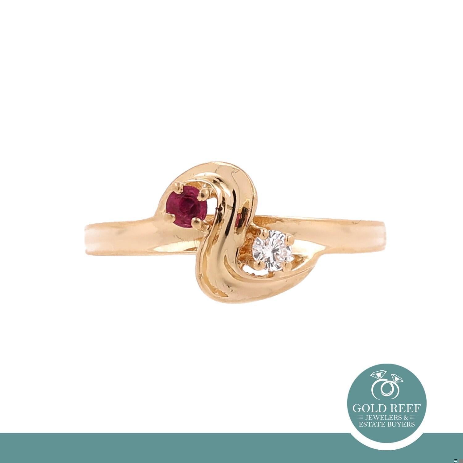 Ruby Diamond Swirl Cocktail Ring 18K Yellow Gold 0.14 CTW Size 7.25 Ladies