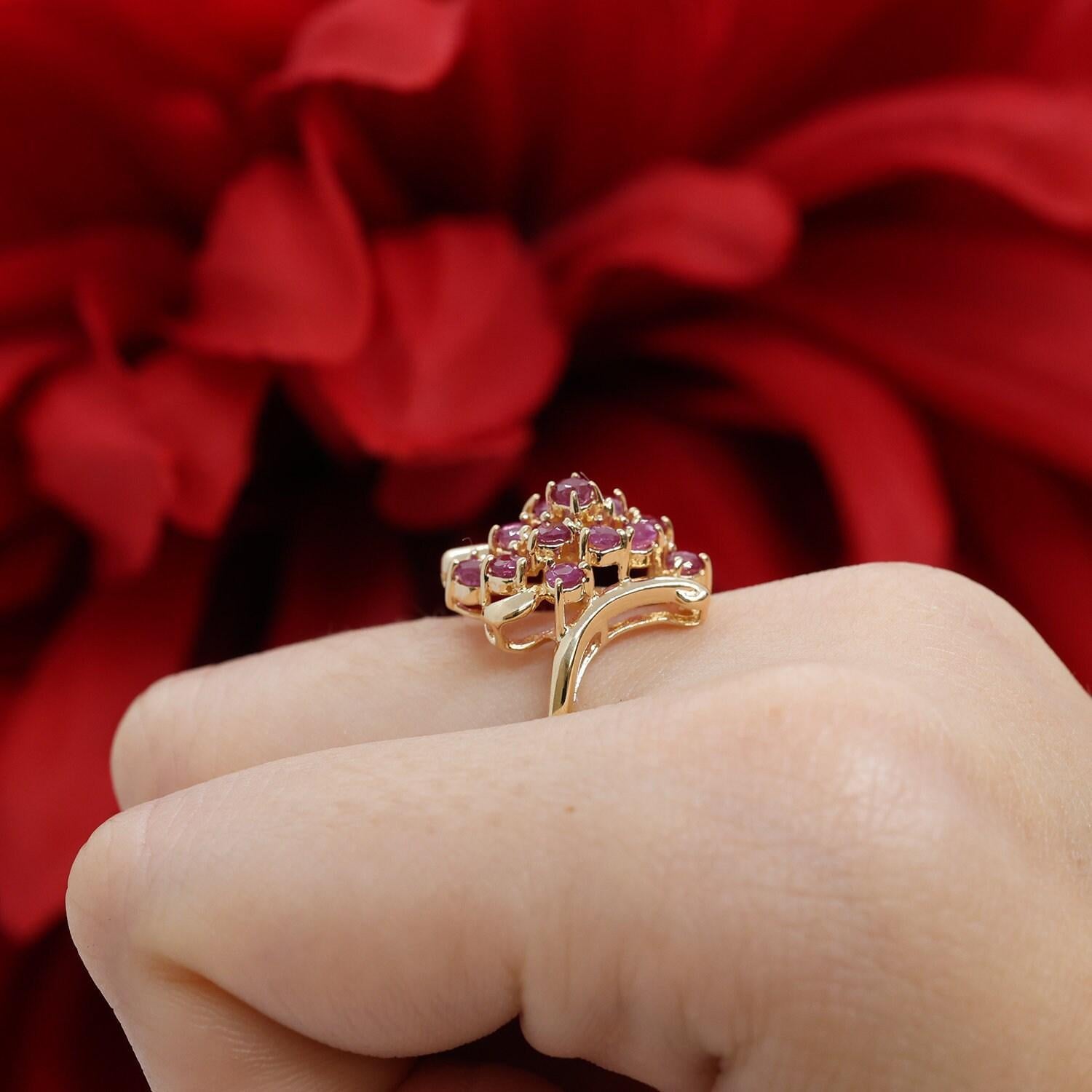 Vintage Ruby Cascade Ring 10K Yellow Gold 0.91 CTW Size 7 Ladies Estate