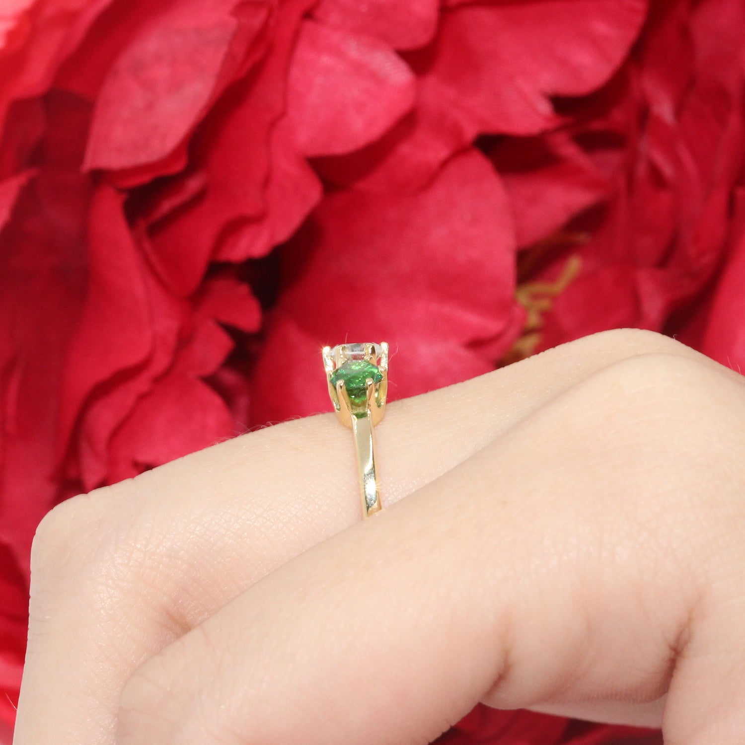 3-Stone Tsavorite Garnet Diamond Ring 18K Yellow Gold Size 5.25 Estate