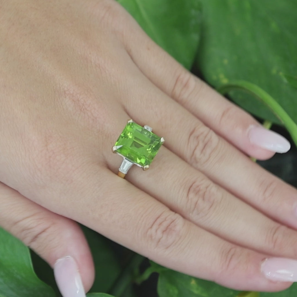 18K Gold Platinum 6.70CTW Emerald Cut Peridot Diamond Ring Estate Size 6