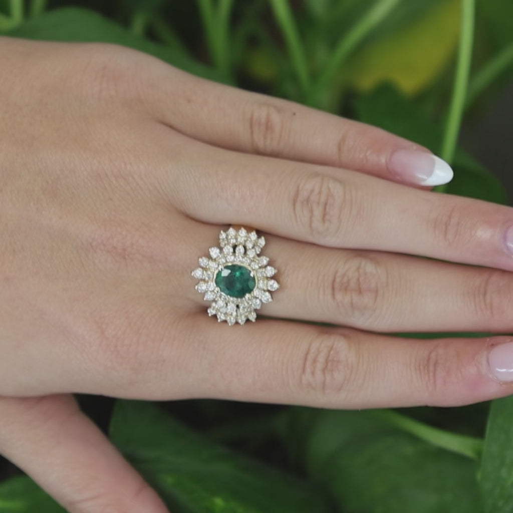 Emerald Diamond Halo Ring 14K Yellow Gold 0.85CT Emerald 1.00CTW Effy Size 9