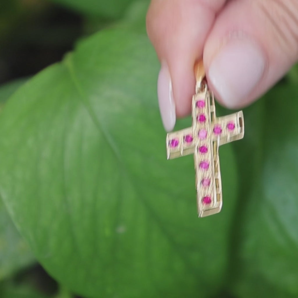 18K Yellow Gold Ruby Cross Pendant Filigree Open Work Vintage Estate 2.0g