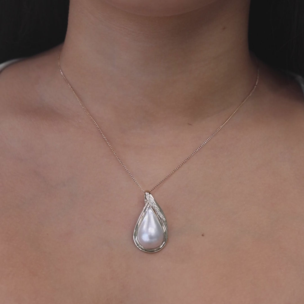 Vintage Mabe Pearl Diamond Teardrop Pendant 14K Yellow Gold Snap Clasp 1.35"