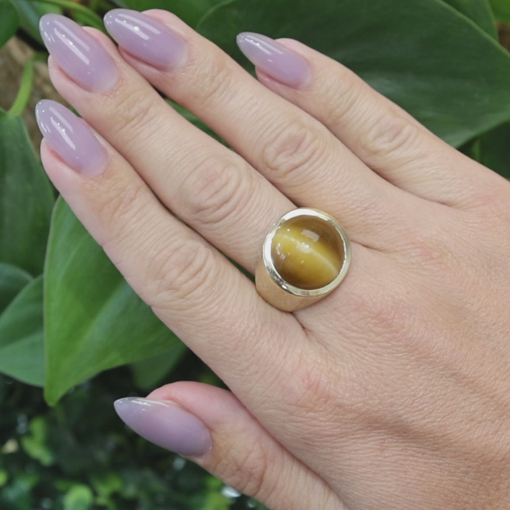 Yellow Gold Large Tiger's Eye Men's Signet Ring 15.9g Size 9