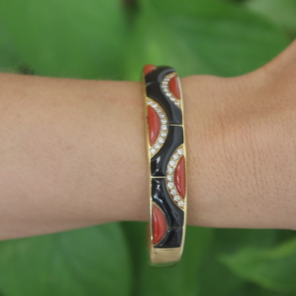 18K Yellow Gold Momo Coral Black Onyx Diamond Hinged Cuff Bangle Bracelet 6.5"