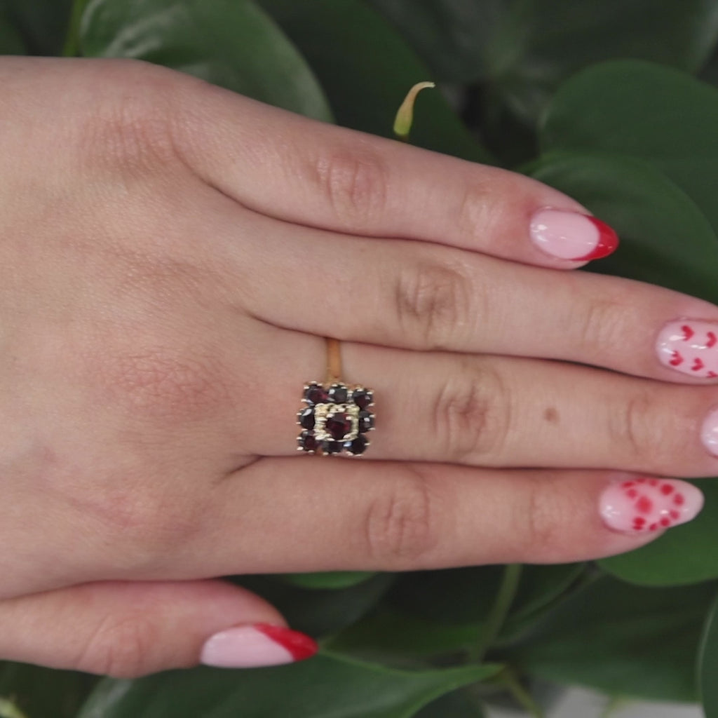Vintage Garnet Gemstone Square Halo Ring 18K Yellow Gold 1.50 CTW Size 7.25