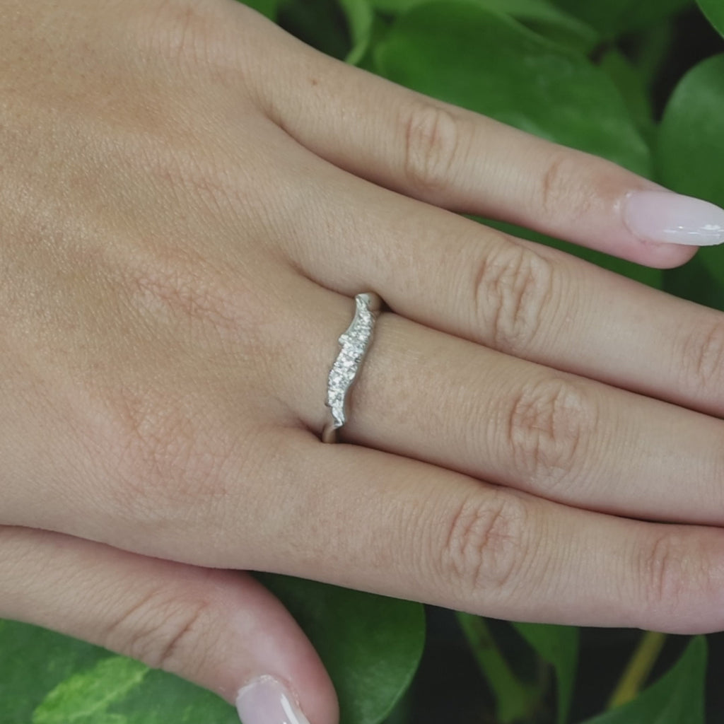 14K White Gold 0.12 CTW Natural Diamond Curved Contour Wedding Band Ring Sz 6.25