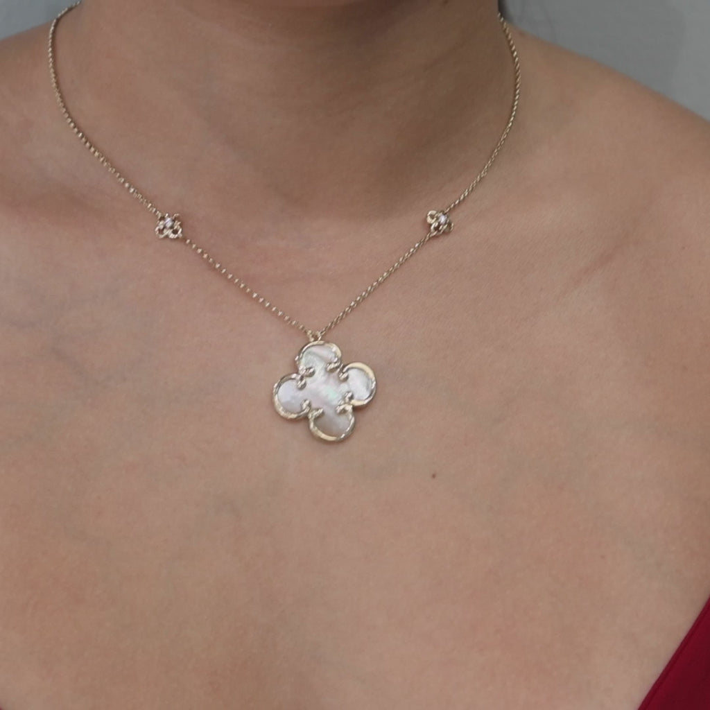 Mother of Pearl Diamond Lucky Clover Necklace 14K Yellow Gold 16.5" Estate