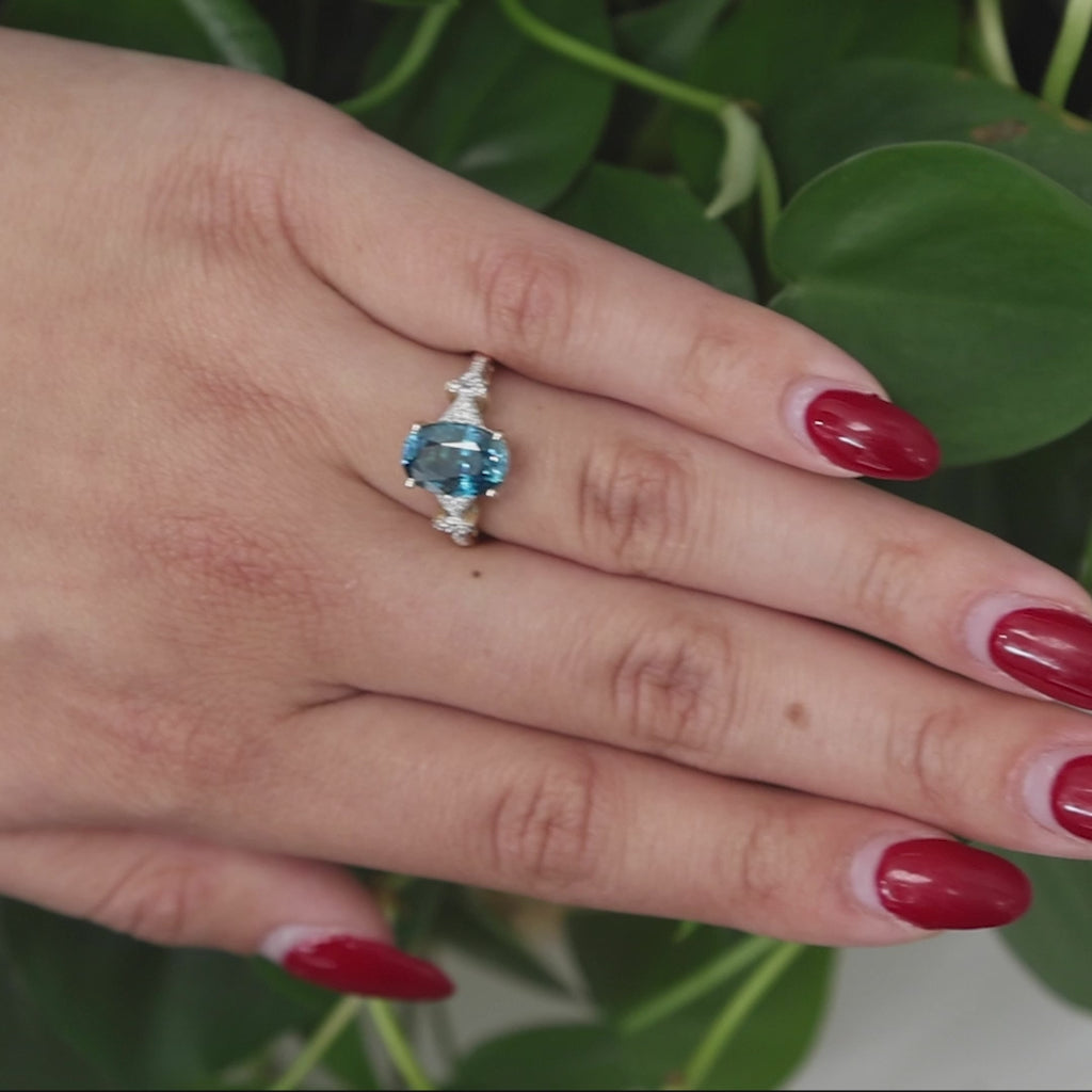 Oval Solitaire Blue Topaz Diamond Accent Ring 14K Gold 3.90 CTW Size 7.25