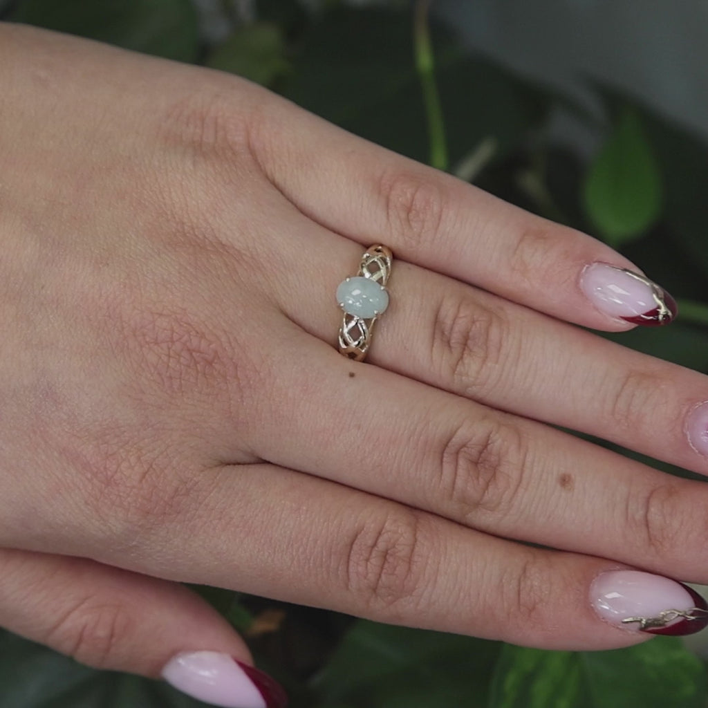 Oval White Jade Gemstone Solitaire Ring 14K Yellow Gold Filigree SIze 6 Ladies