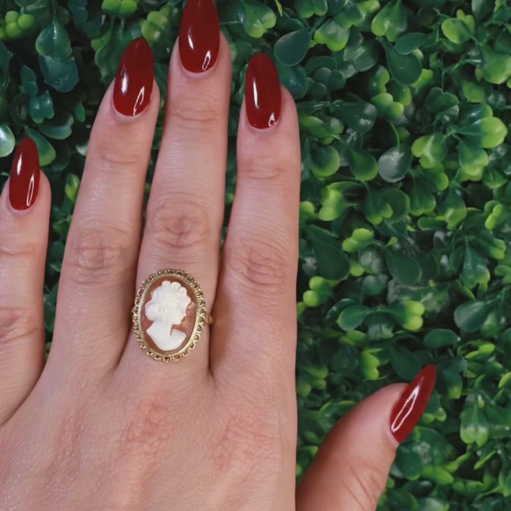 Ladies Vintage Cameo Ring 14K Yellow Gold Oval Bezel Set Cameo Size 7.75