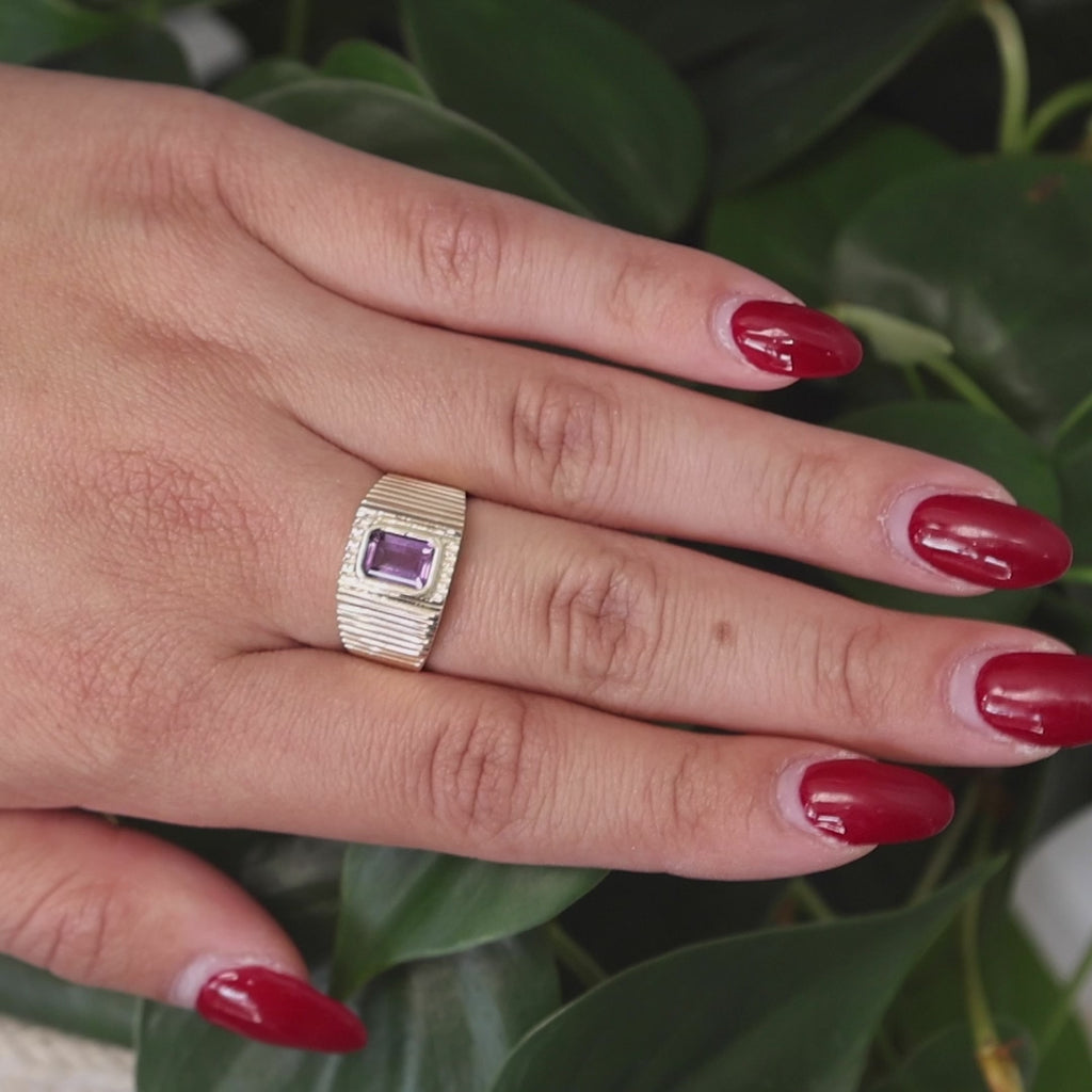 Solitaire Emerald Cut Amethyst Ring 10K Yellow Gold Ridge 0.95 CT SZ 8.25 Unisex