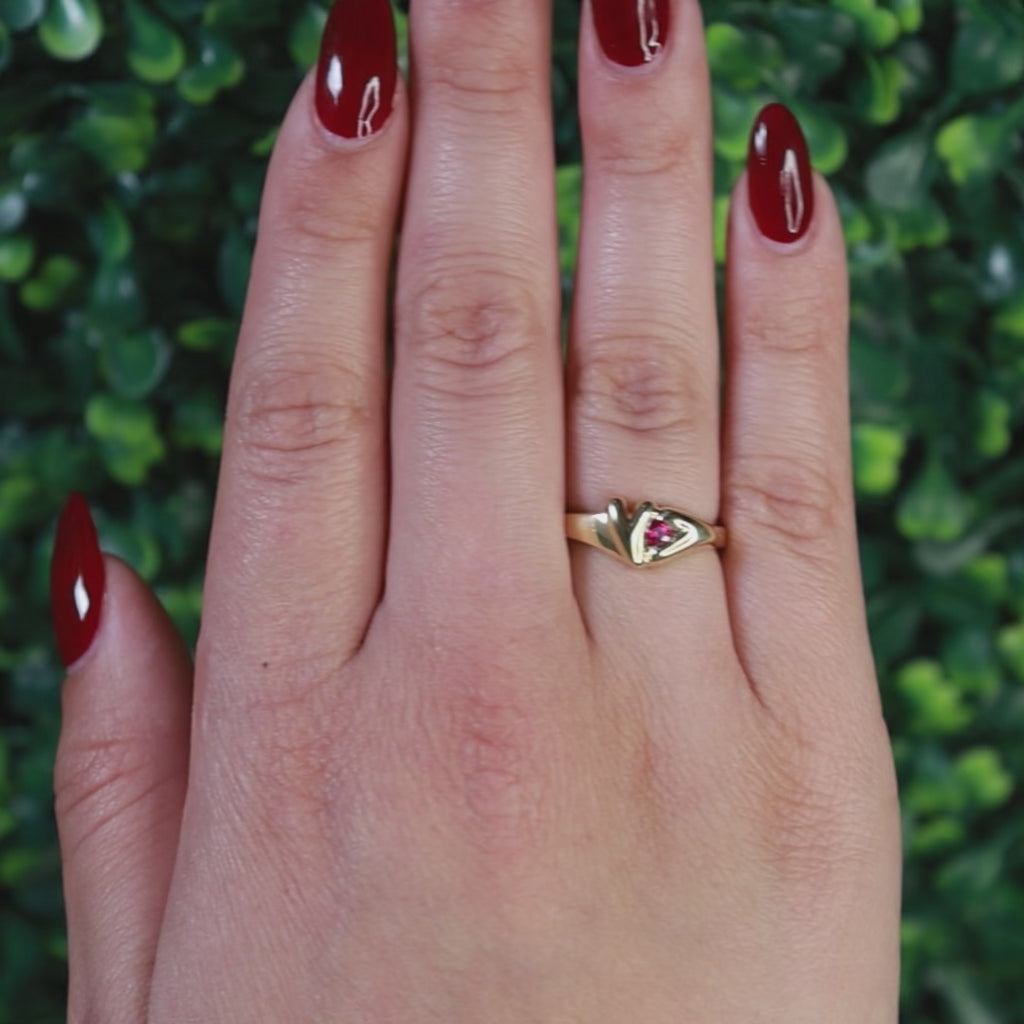 Ruby Solitaire Heart Ring 18K Yellow Gold 0.16 CT Size 6.25 Ladies