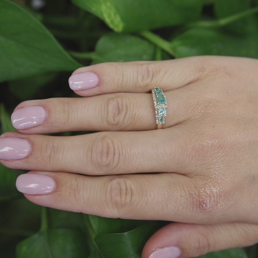 14K Yellow Gold 0.78CTW Princess Emerald Diamond Halo 5 Stone Ring Size 7.25
