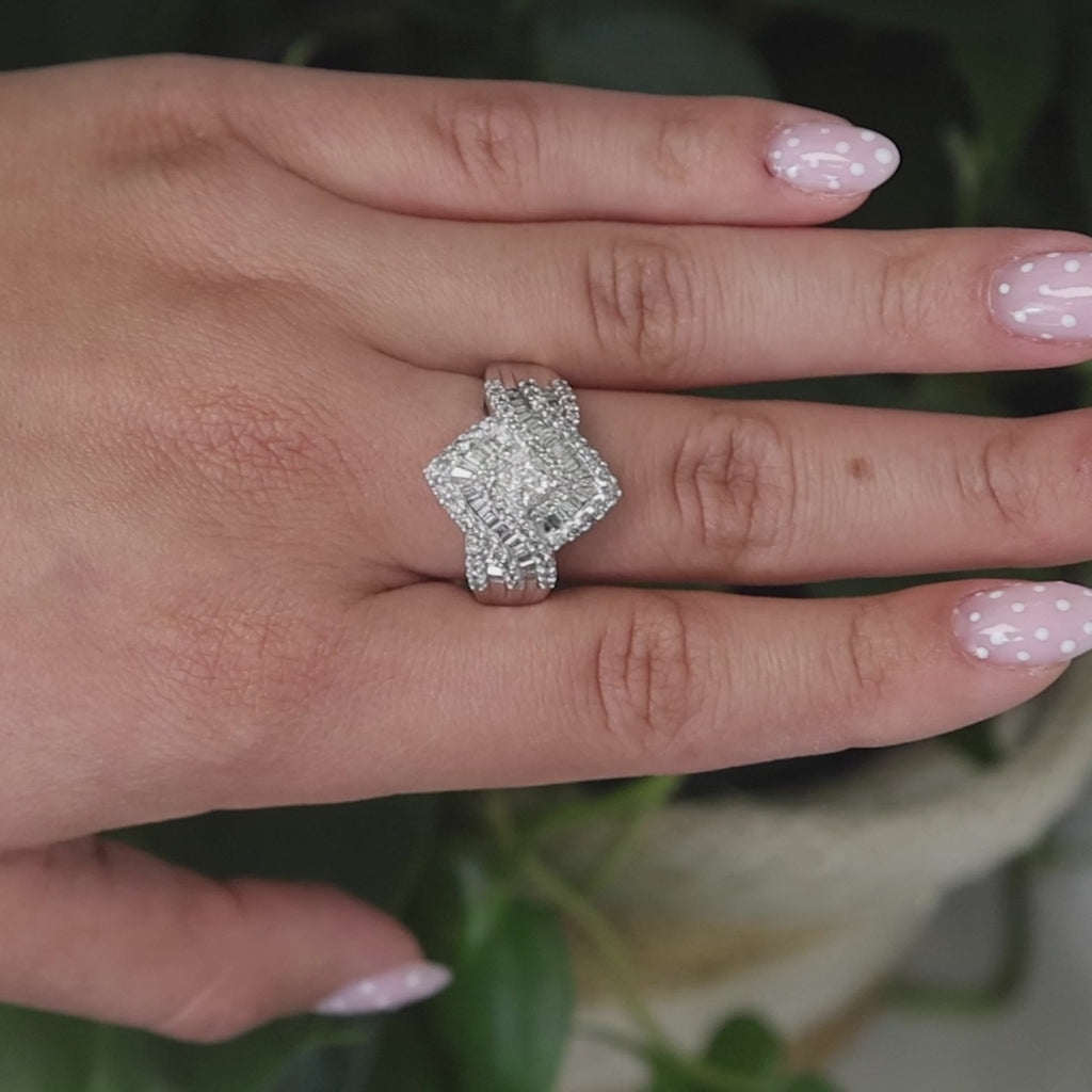 2.10 TW Cluster Diamond Statement Ring 14K White Gold Size 10.25 Ladies Estate