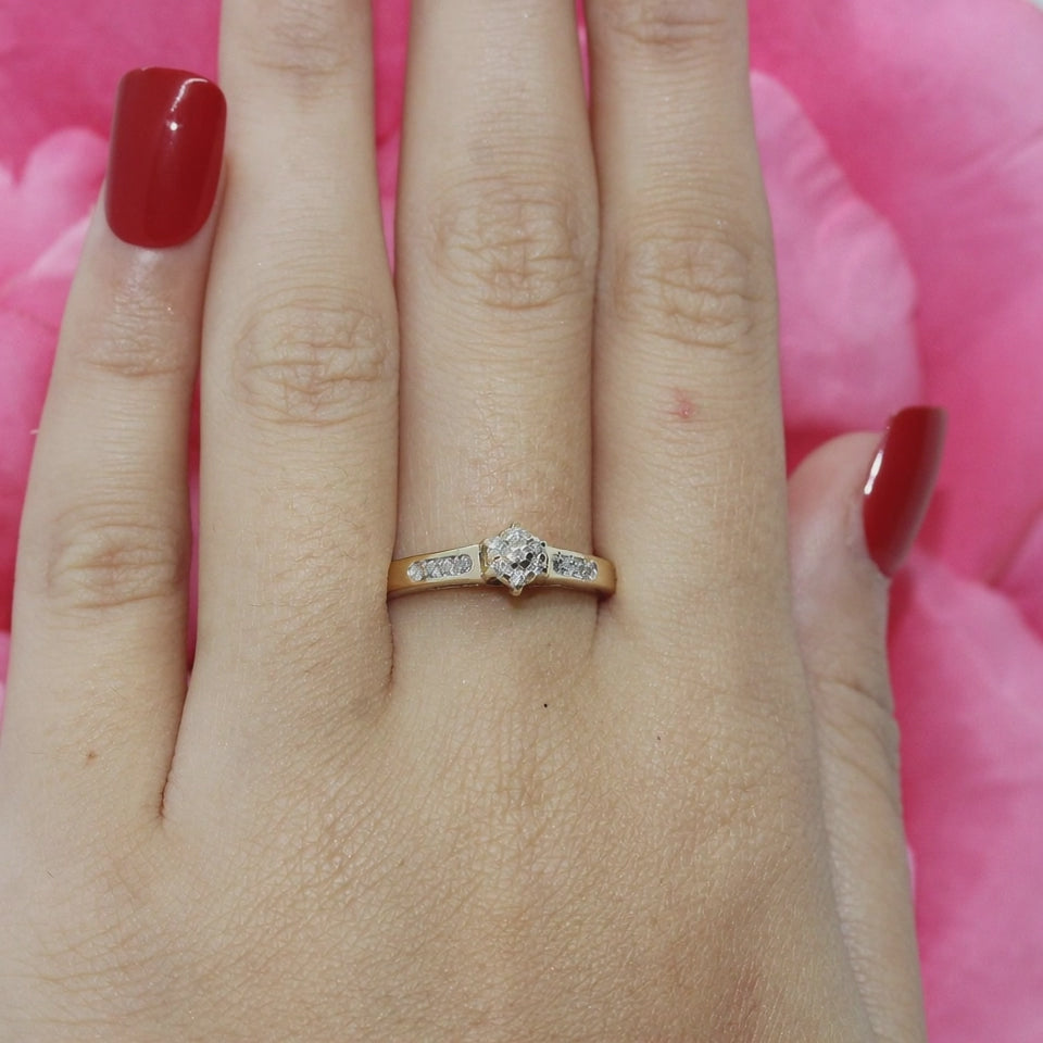 14K Yellow Gold Diamond Cluster Ring 0.30ct TW Petite Dainty Stackable Size 7.5