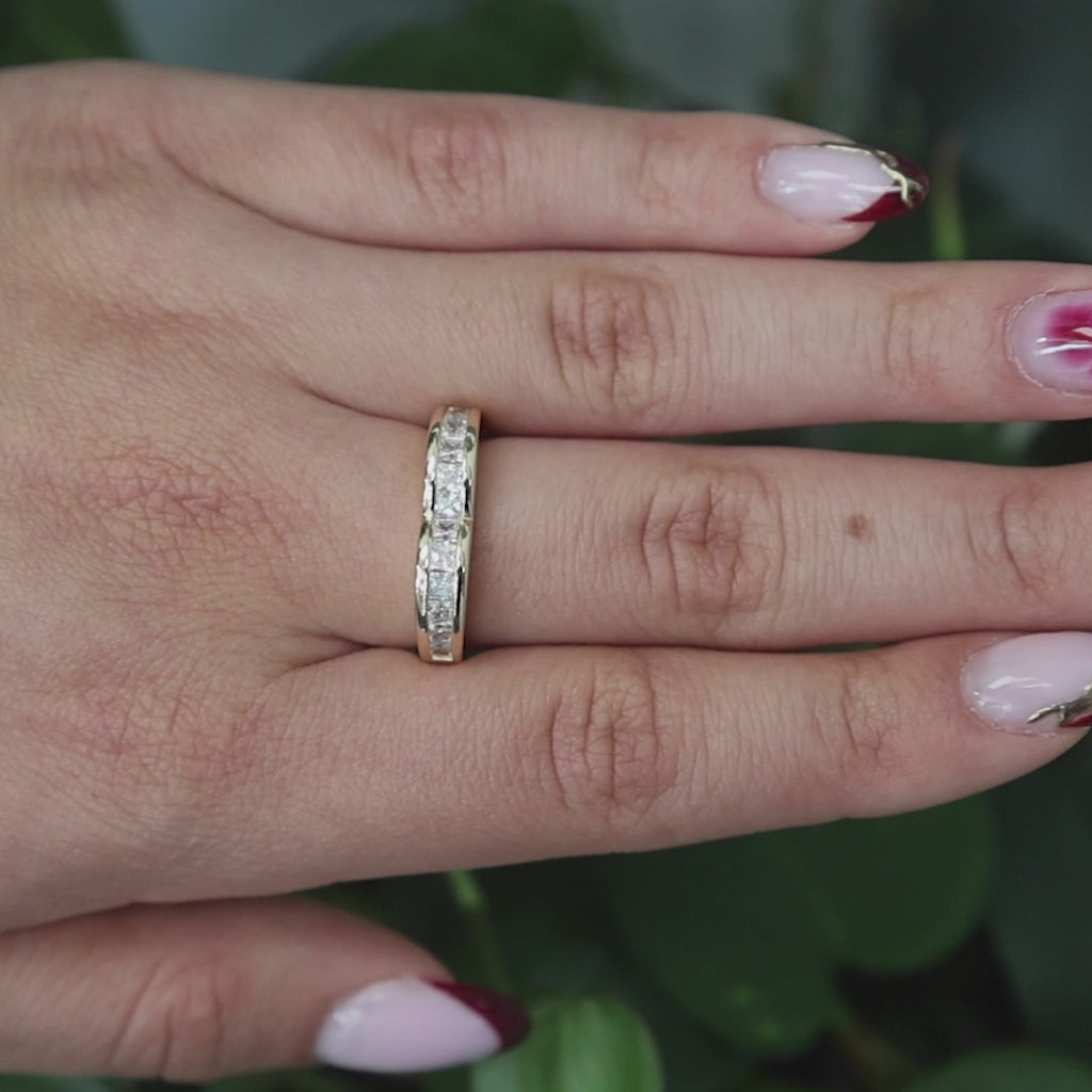 Half Eternity Heart Band Ring 14K Yellow Gold Cubic Ziconia Gems Size 8.75