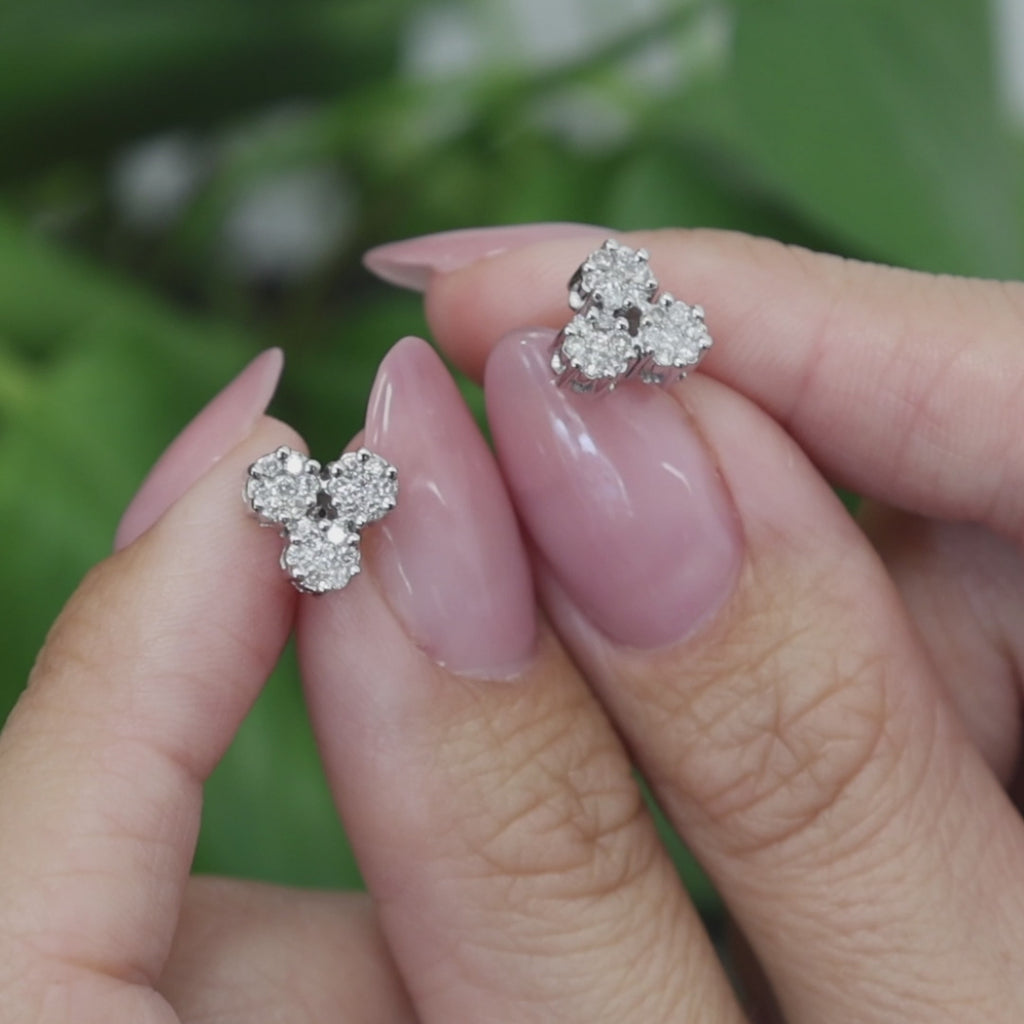10K White Gold Cluster Diamond Stud Earrings 0.55CTW Round Estate