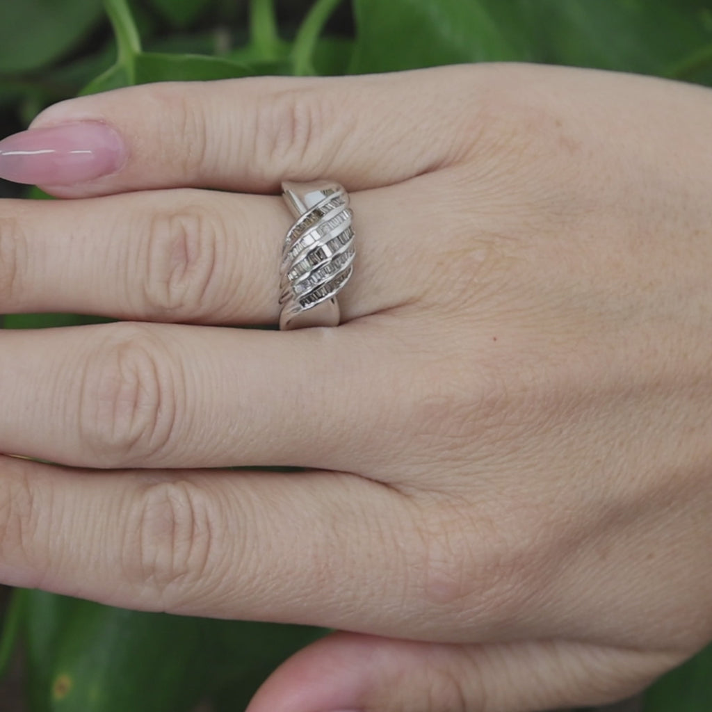 14K White Gold 1.00CTW White & Champagne Baguette Diamond Swirl Ring Size 7.25