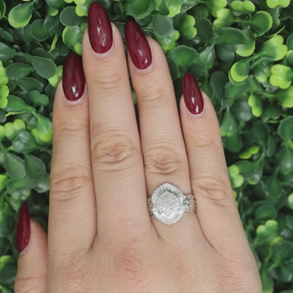1.50 TW Cluster Diamond Statement Ring 9K White Gold Size 7 Ladies Estate